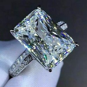 Elegant 925 silver ring white sapphire